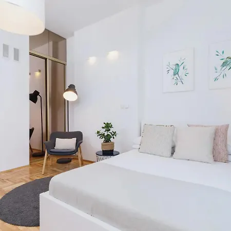 Soft Eden Studio - Ac & Private Parking - Old Town Apartamento