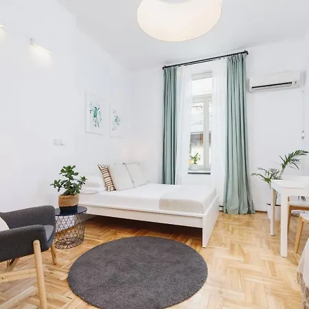 Private Parking - Old Town - Sw Krzyza 16 Street Krakow